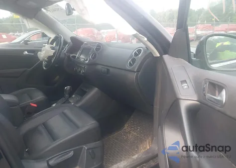 2017 Volkswagen Tiguan 2.0T Wolfsburg Edition z USA, uszkodzony, nr VIN WVGSV7AX5HK031433